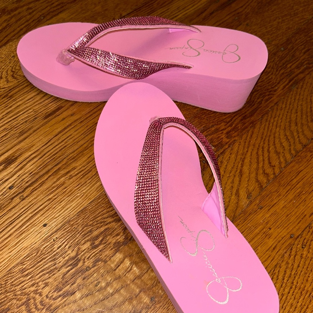 Jessica Simpson flip flops